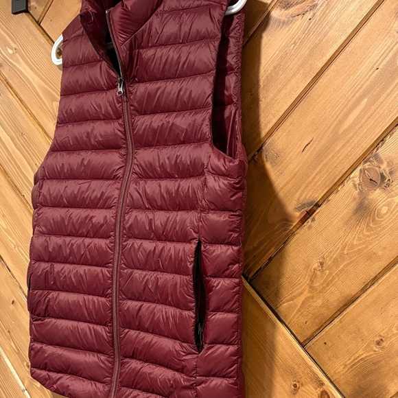 Burgundy Puffer Vest Small - Picture 2 of 5